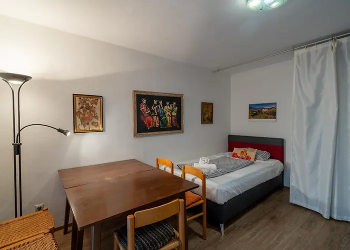 Familienappartement Mit Balkon